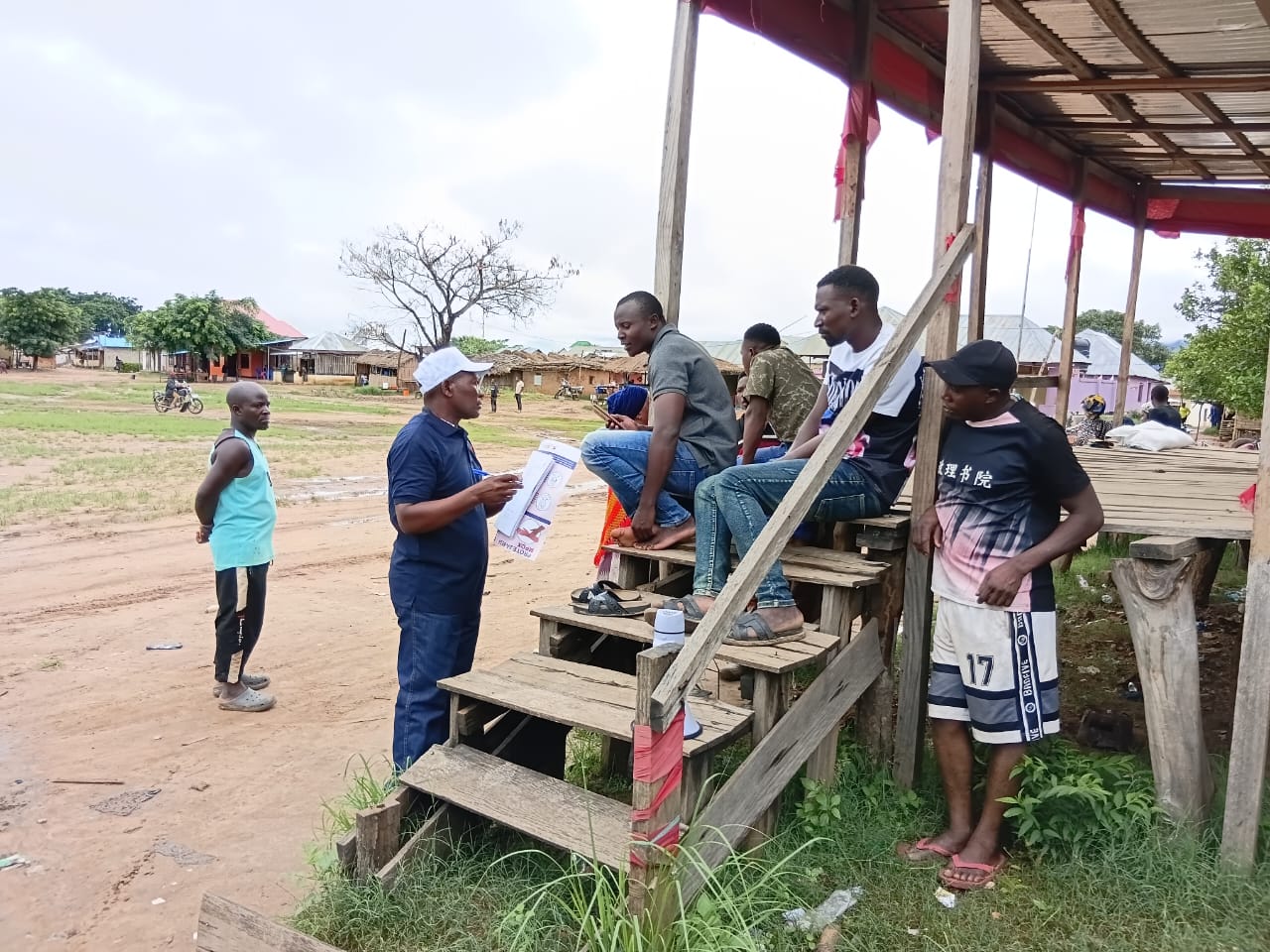 Voluntario sensibiliza a comunidade, sobre os cuidados a ter para a prevencao do mpox. (Povoado de tulo calandan) 31 Dez 2025